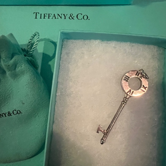 Tiffany & Co. 925 Silver Large 2.25" Atlas Key Charm Pendant Numeral Tag (box) - Picture 3 of 3
